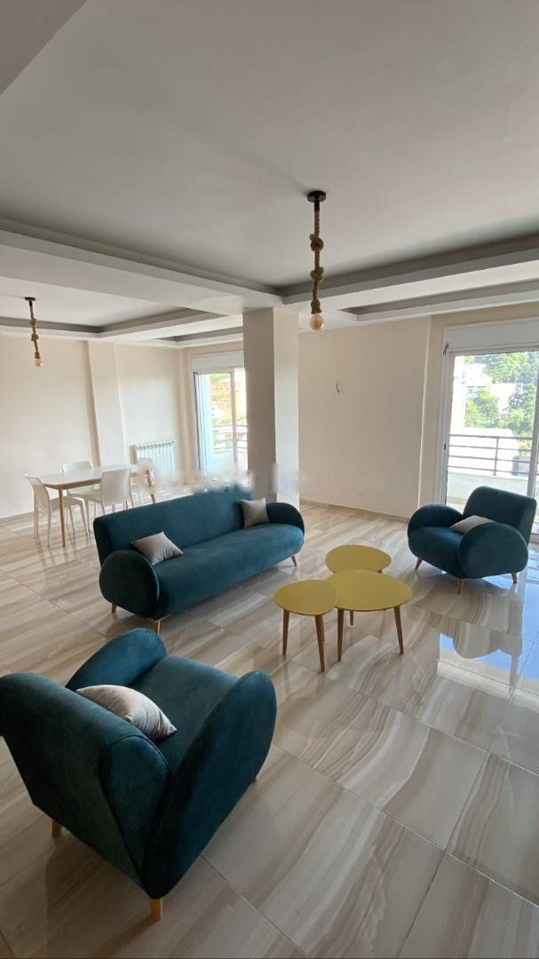 Location saisonnière Appartement F4 Hydra