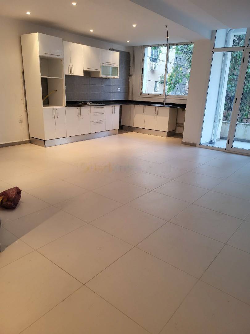 Location Appartement F3 Ben Aknoun