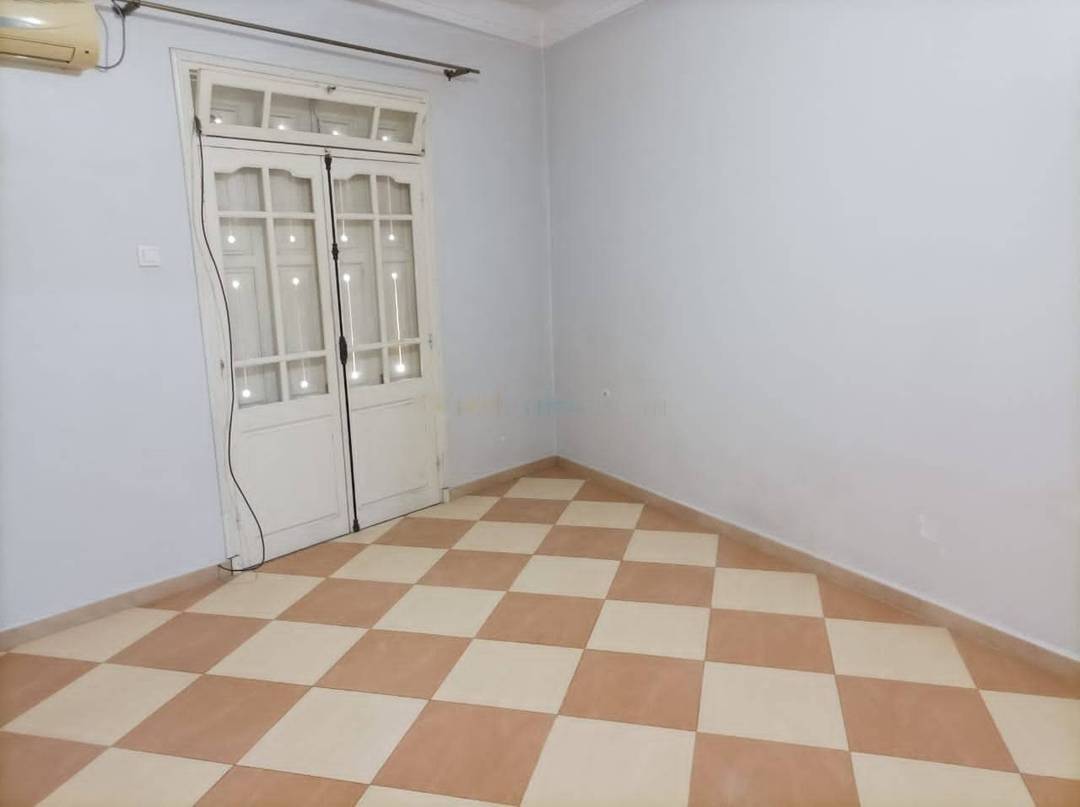 Location Niveau de villa F4 Bab Ezzouar