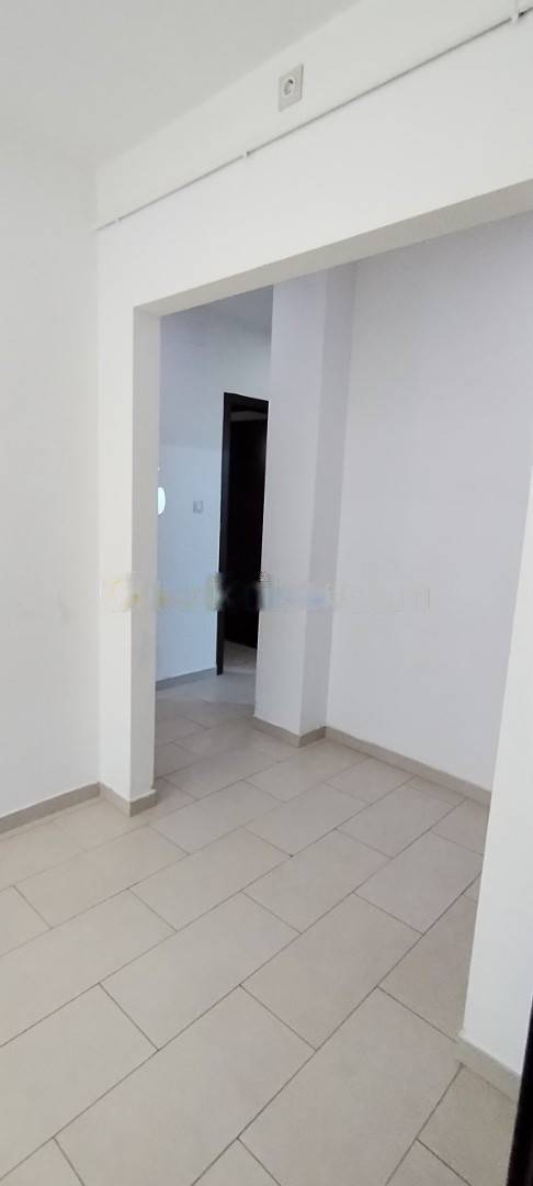 Location Appartement F3 El Achour