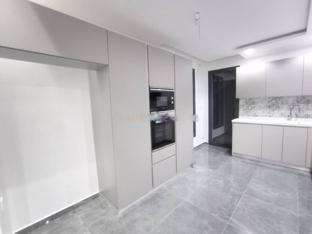 Location Appartement F4 Hydra