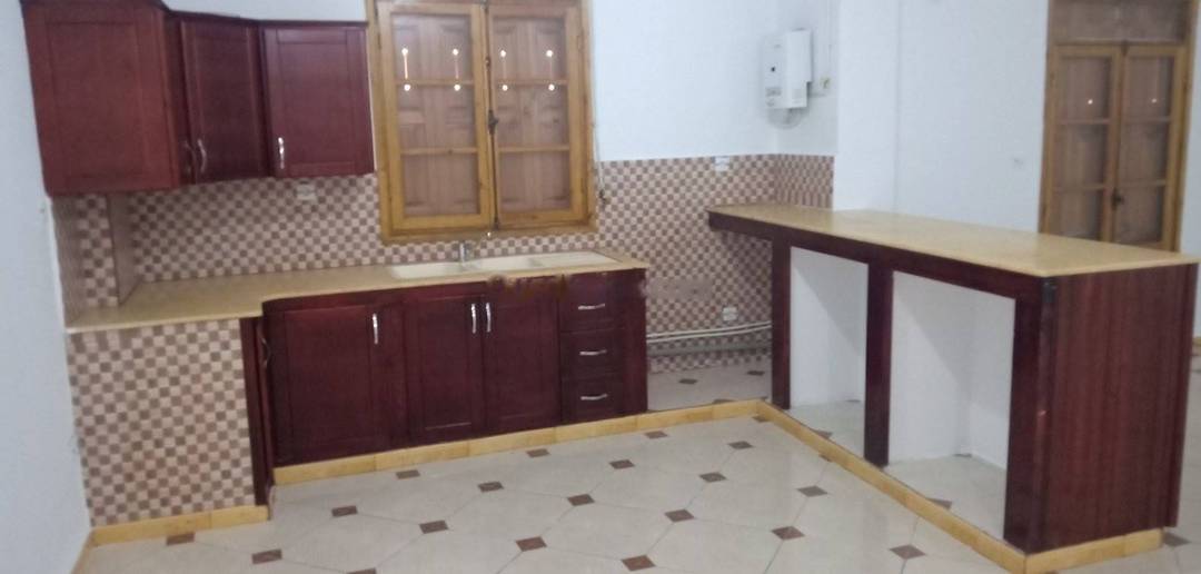 Location Niveau de villa F4 Djasr Kasentina