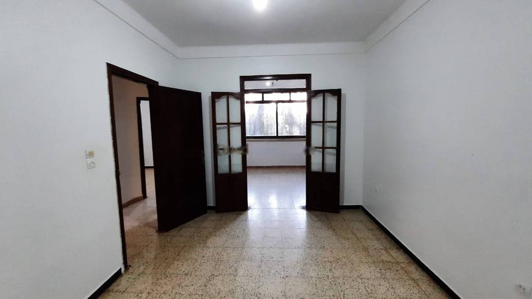 Location Niveau de villa F5 Djasr Kasentina