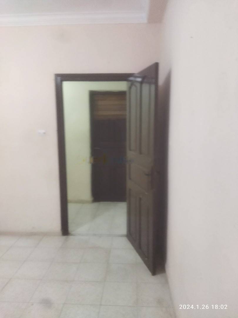 Location Niveau de villa F4 Ain Taya