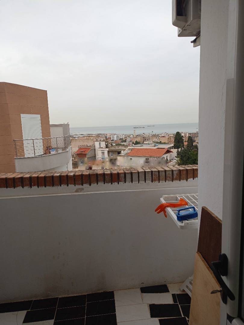 Vente Niveau de villa F5 Hussein Dey