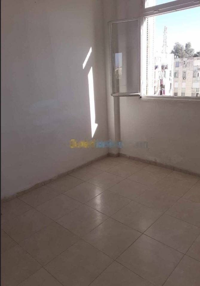 Location Appartement F4 Djasr Kasentina