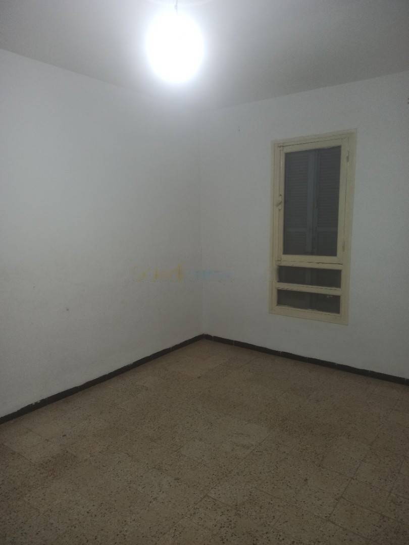 Location Appartement F4 Kouba