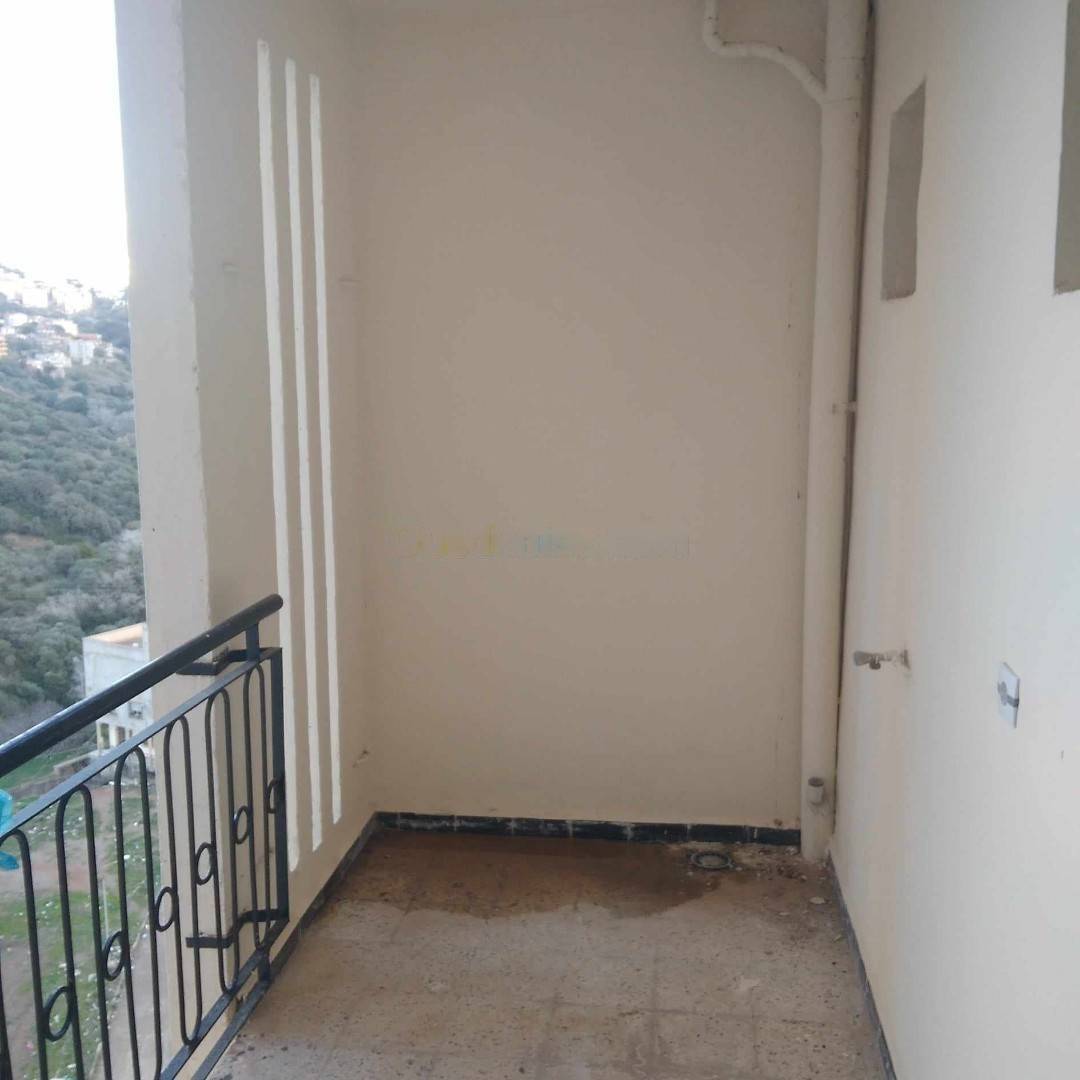 Location Appartement F4 Bouzareah