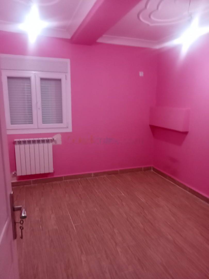 Location Niveau de villa F4 Djasr Kasentina