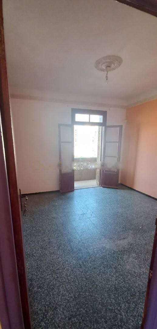 Location Appartement F3 Hussein Dey