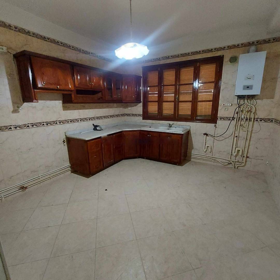 Location Niveau de villa F4 Cheraga