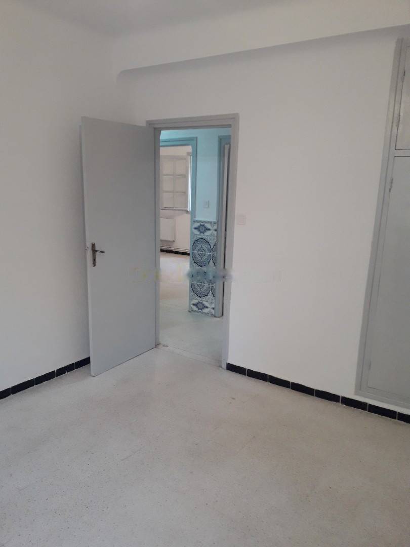 Location Appartement F5 Birkhadem