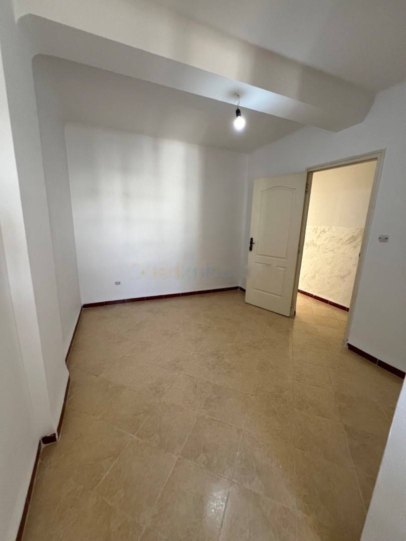 Location Appartement F3 Birkhadem