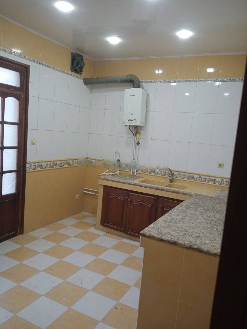 Location Niveau de villa F4 Djasr Kasentina