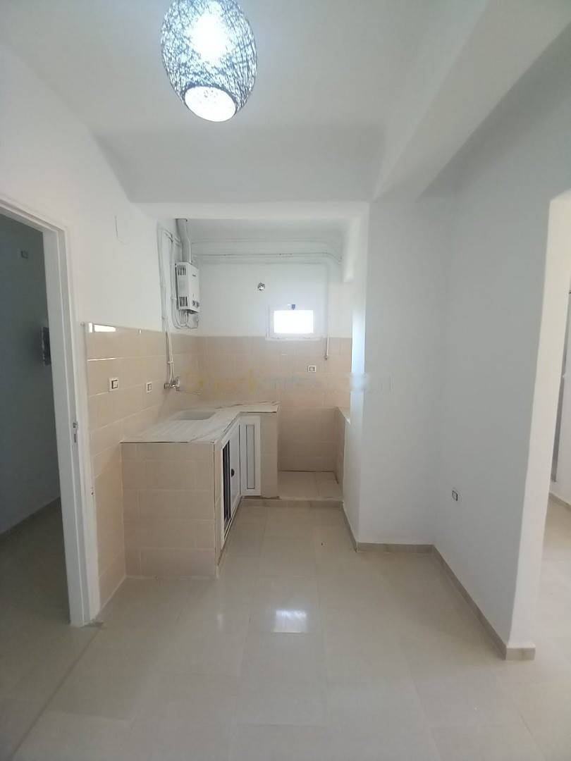Location Niveau de villa F1 Bordj El Bahri