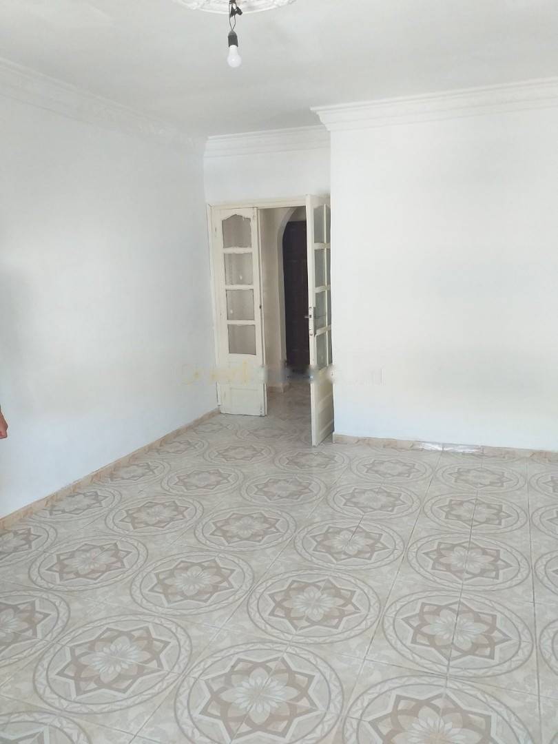 Location Appartement F4 Djasr Kasentina