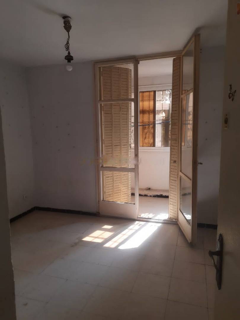 Location Appartement F3 Bab Ezzouar