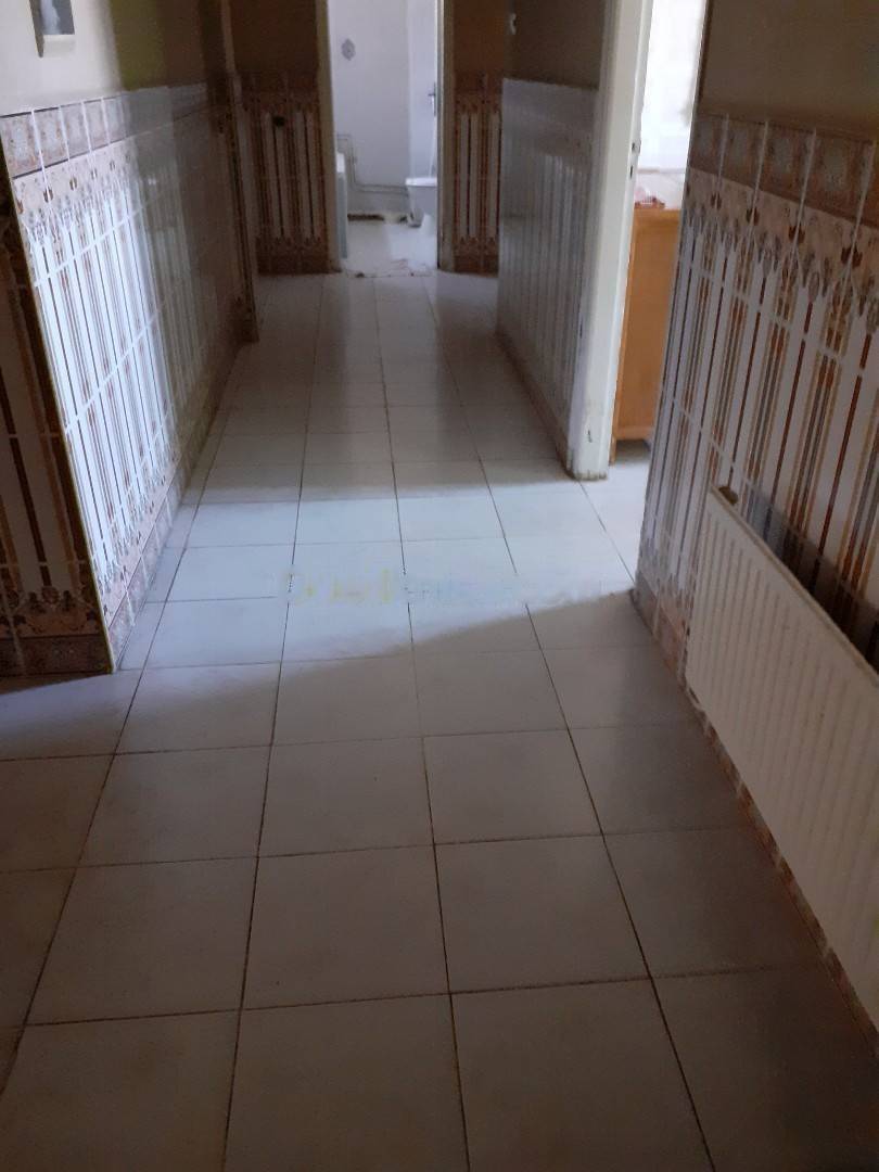 Location Appartement F5 El Achour