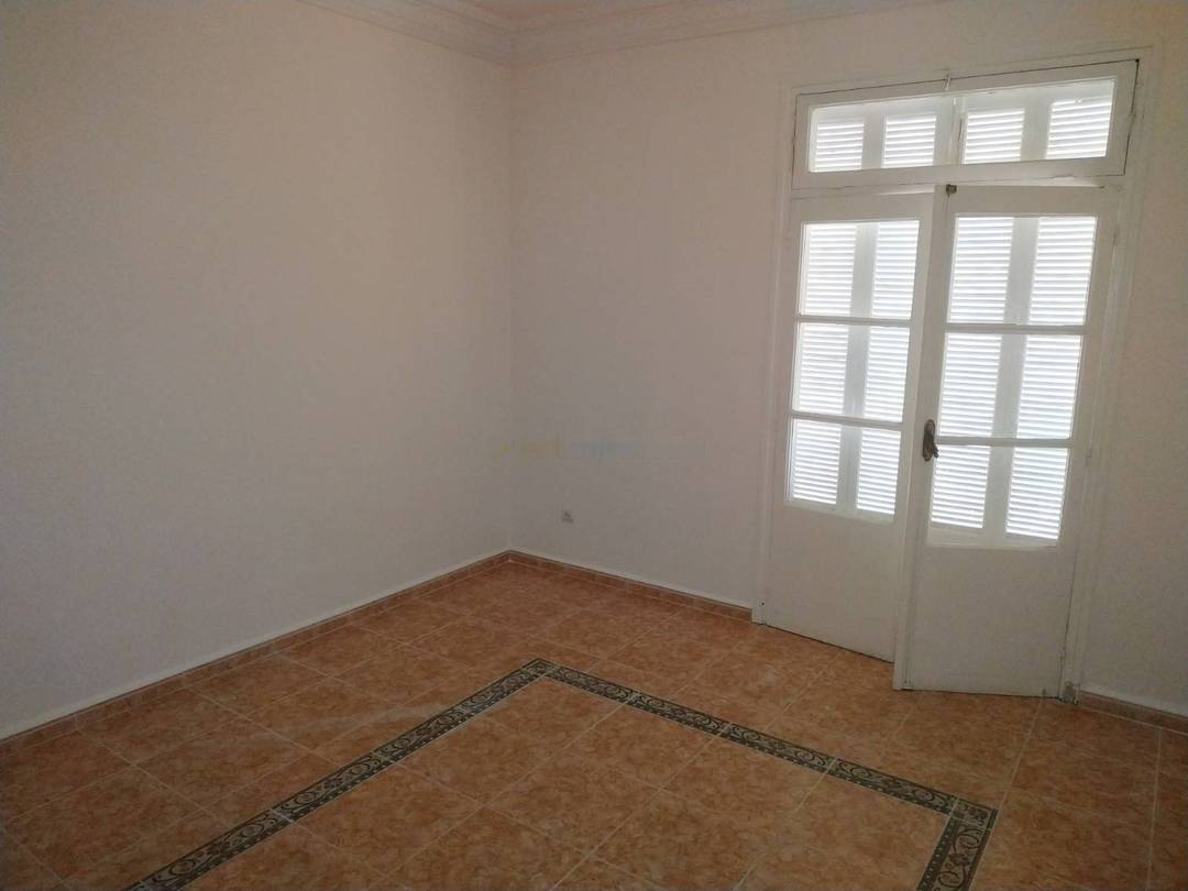 Location Niveau de villa F5 Hussein Dey