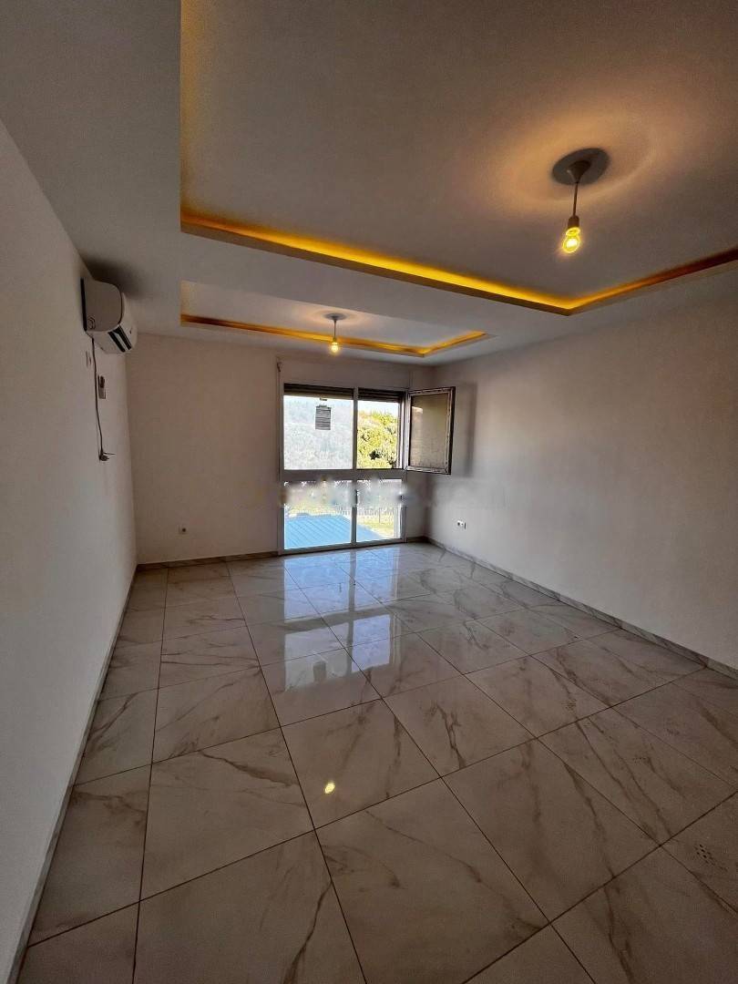 Location Appartement F4 El Achour