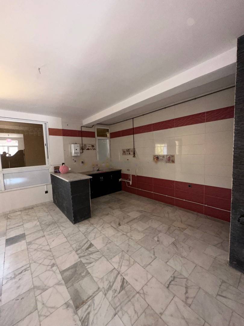 Location Appartement F4 Kouba