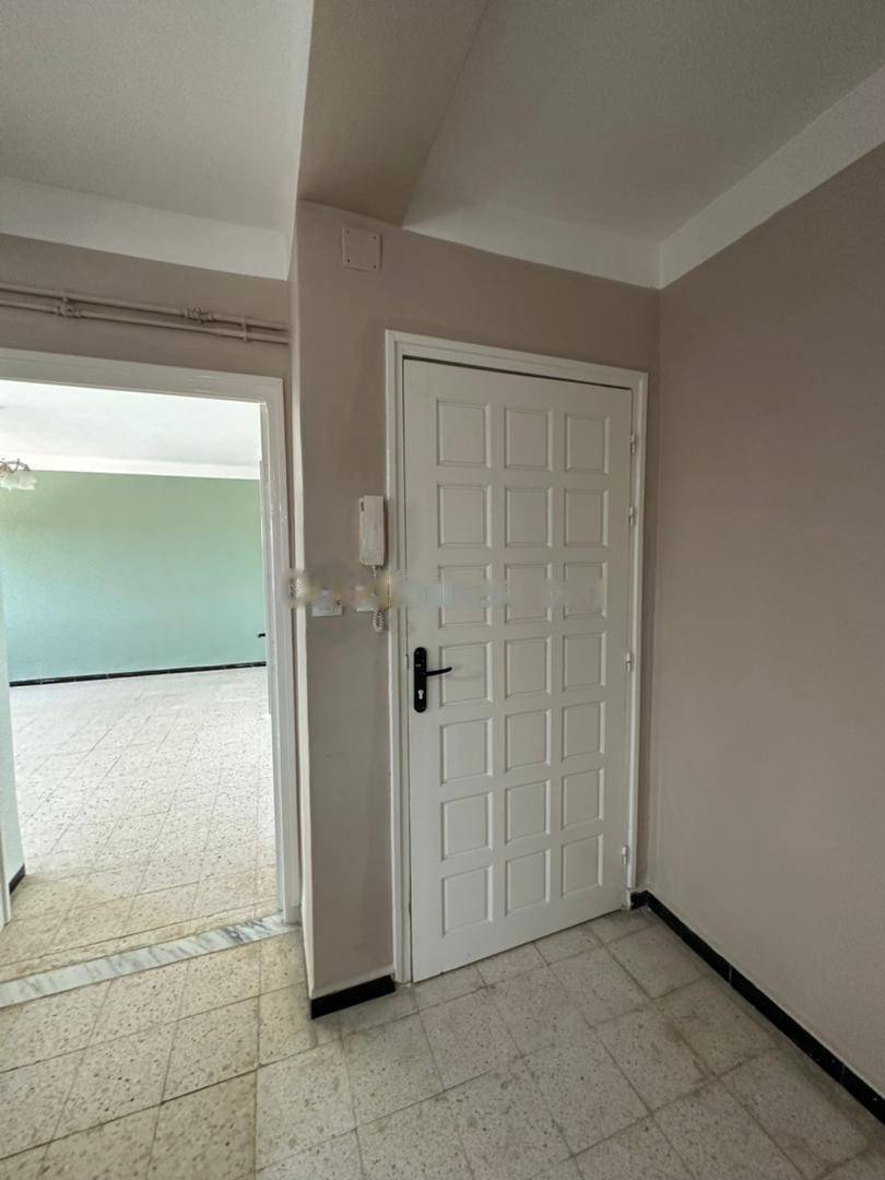 Location Appartement F04 Baba Hassen