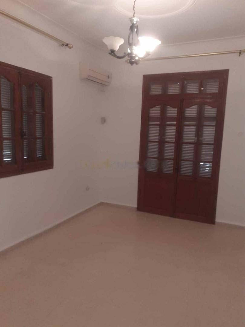 Location Niveau de villa F4 Dely Ibrahim