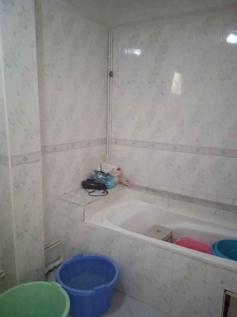 Location Appartement F4 Birkhadem