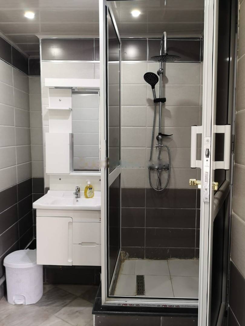 Location Appartement F1 El Mouradia