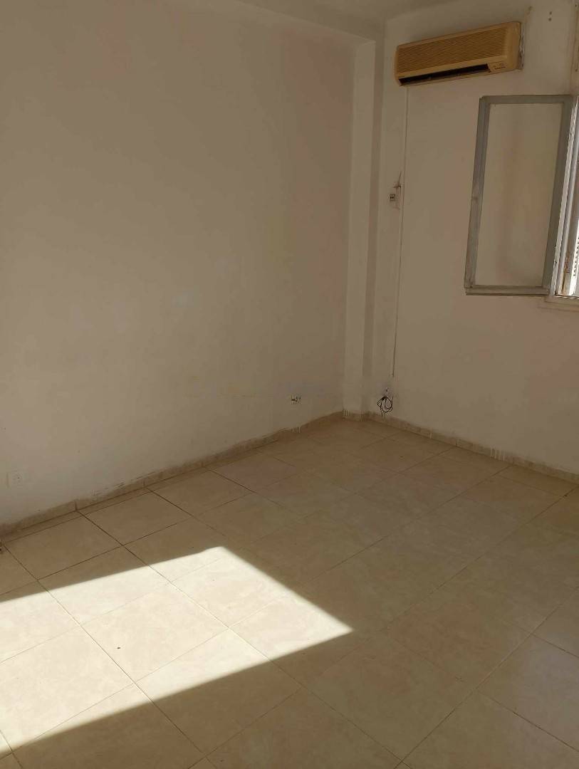 Location Appartement F4 Djasr Kasentina