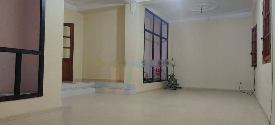 Location Niveau de villa F4 Djasr Kasentina