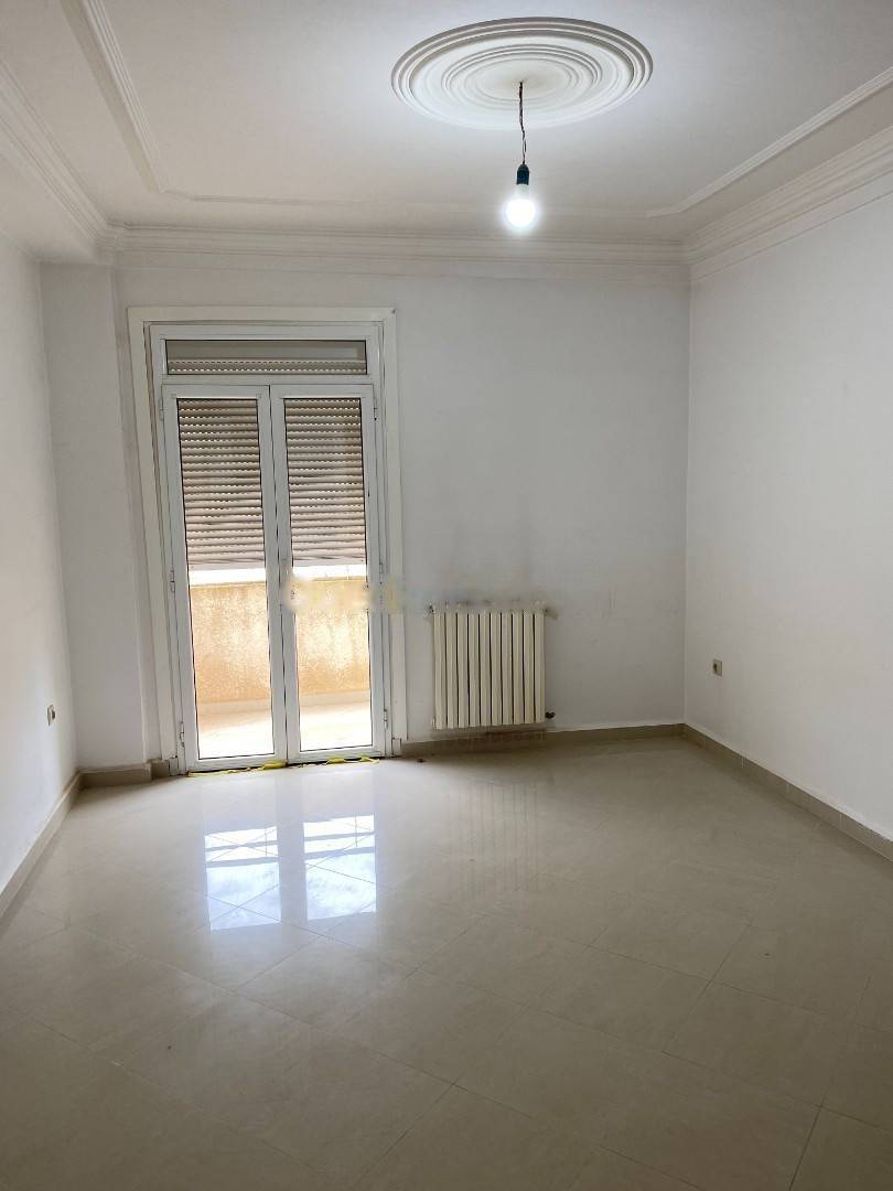 Location Appartement F4 El Achour