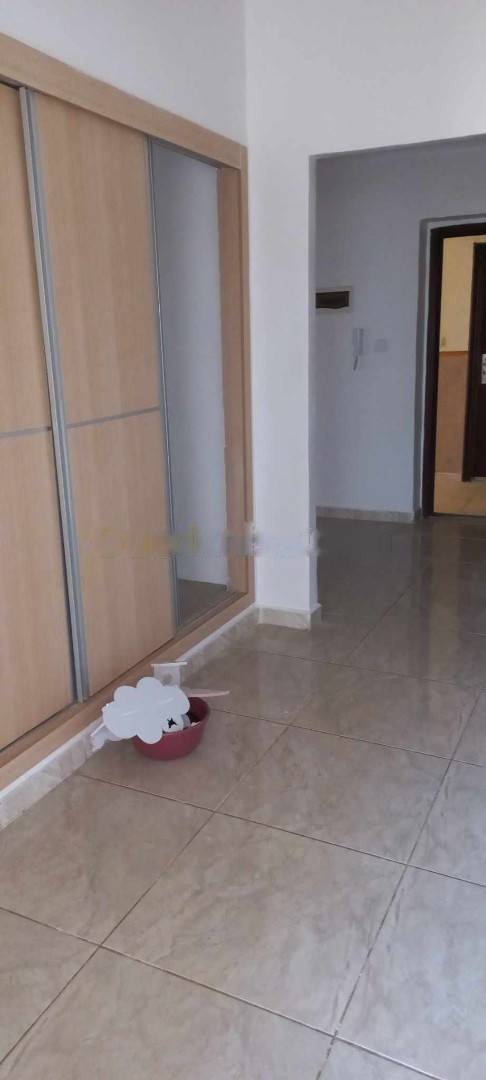 Location Appartement F4 Bordj El Bahri