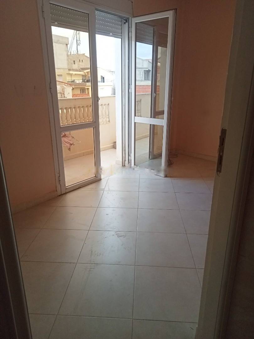 Location Appartement F3 Birkhadem