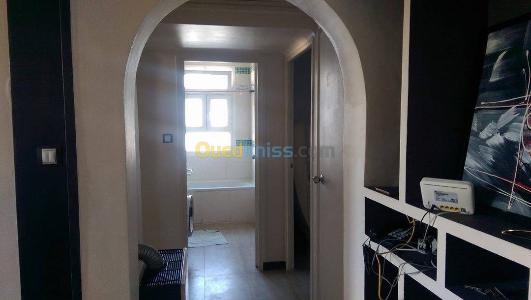 Location Appartement F3 El Mouradia