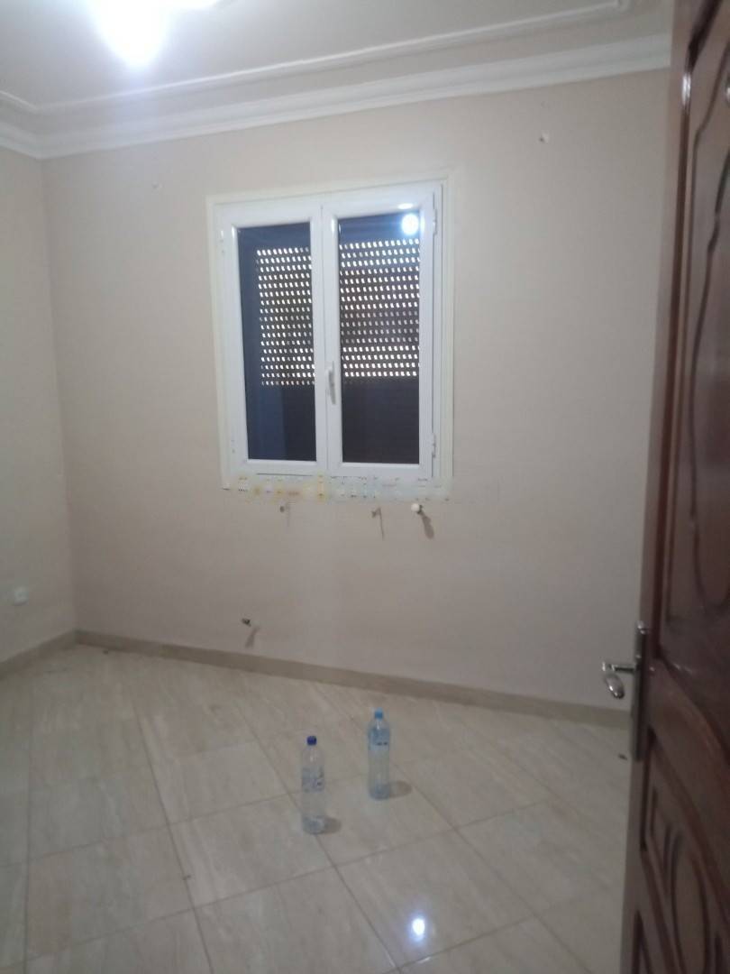 Location Appartement F4 Baba Hassen