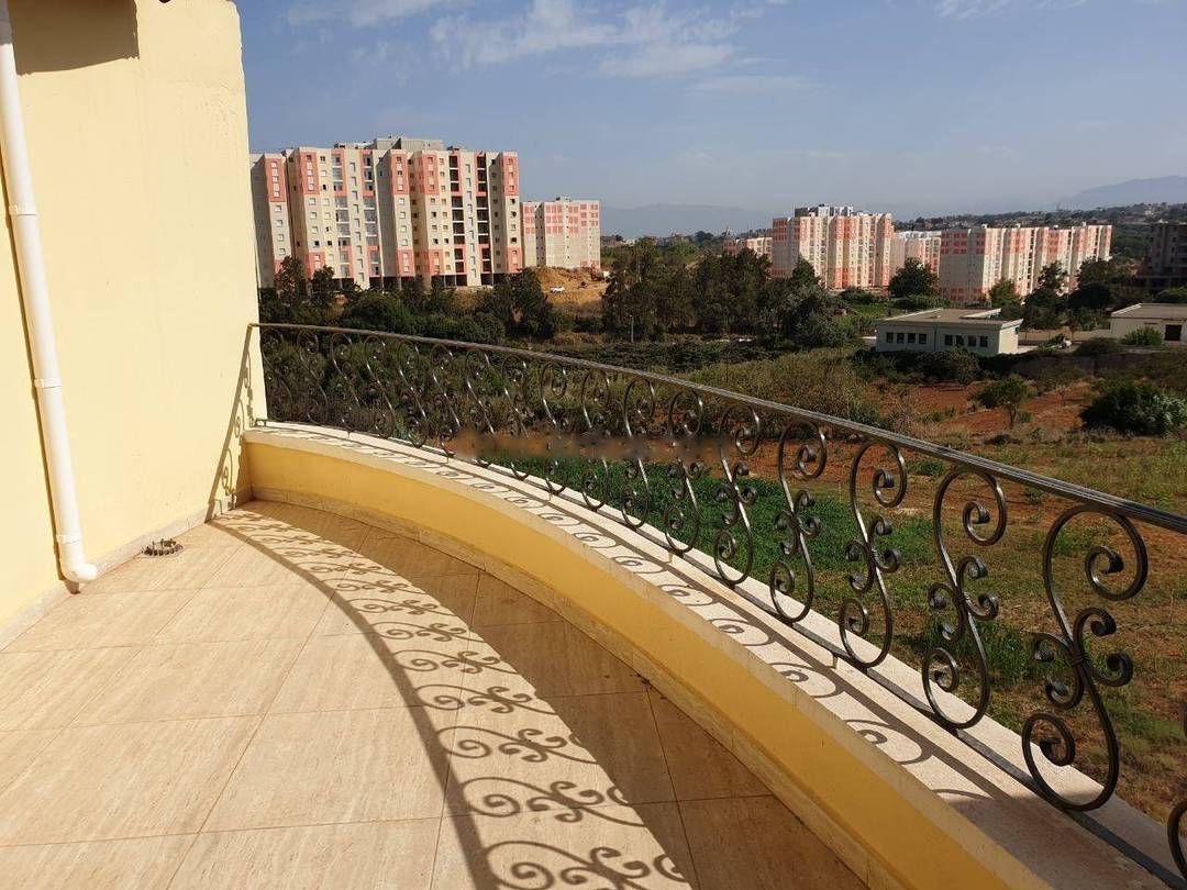 Location Appartement F4 Birkhadem