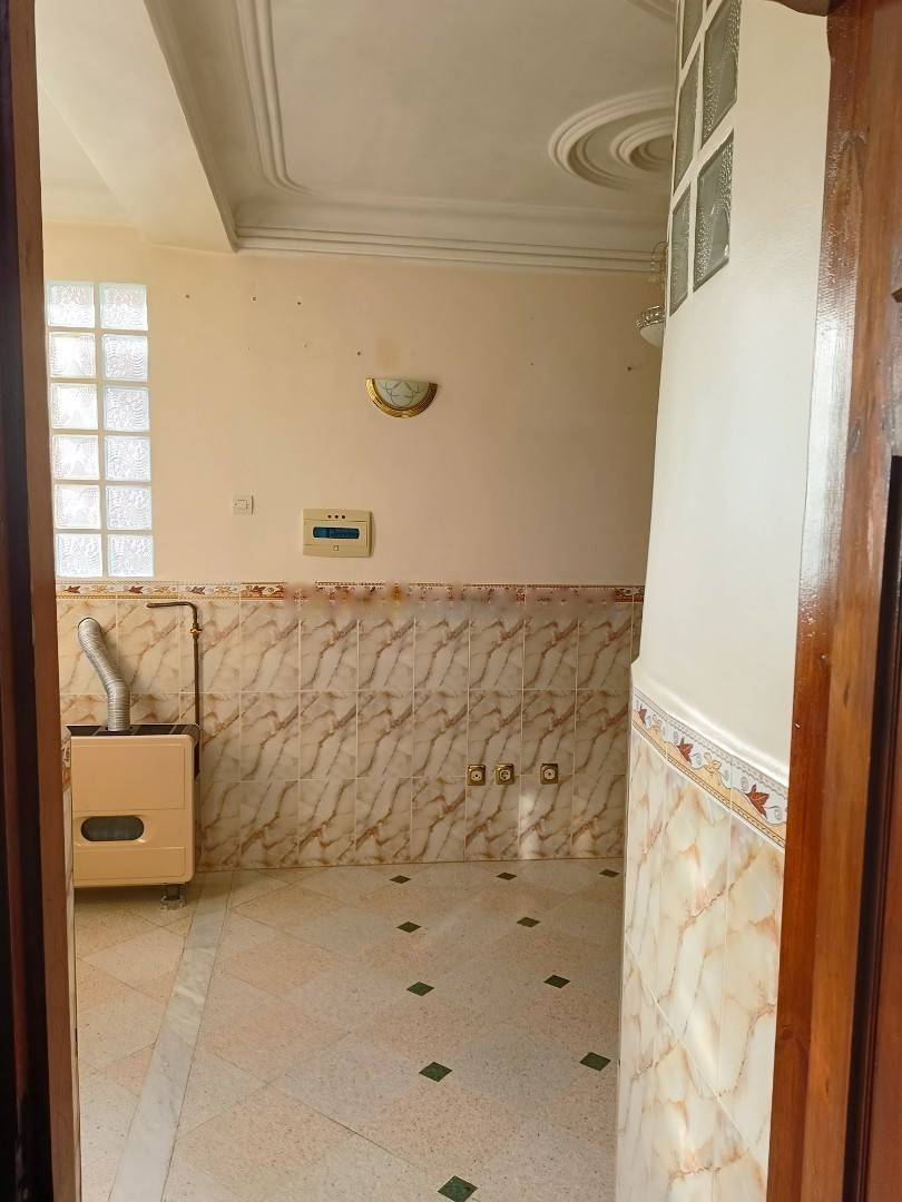 Location Niveau de villa F4 Birkhadem