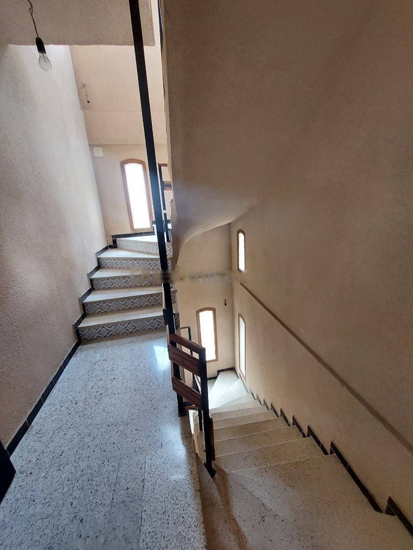 Location Niveau de villa F6 Ben Aknoun