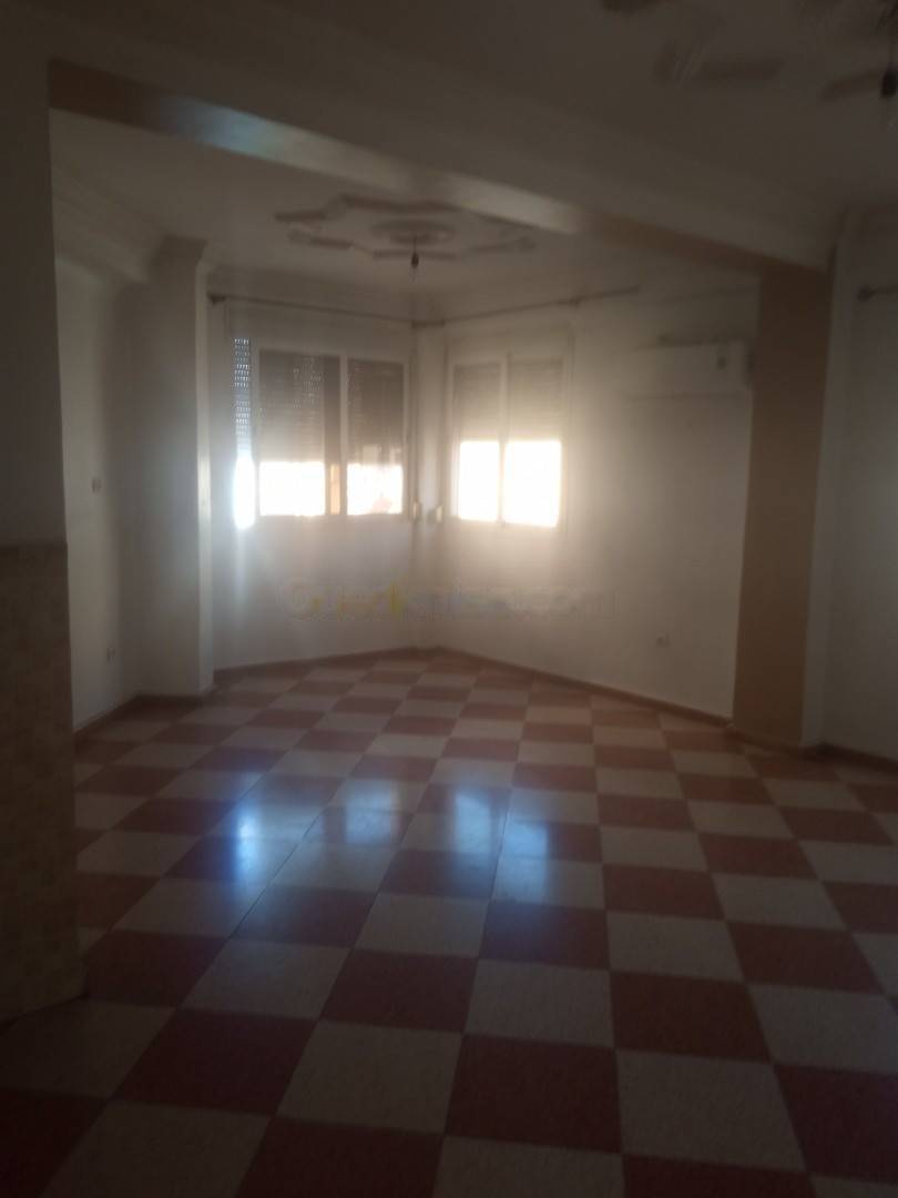 Location Appartement F4 Bab Ezzouar