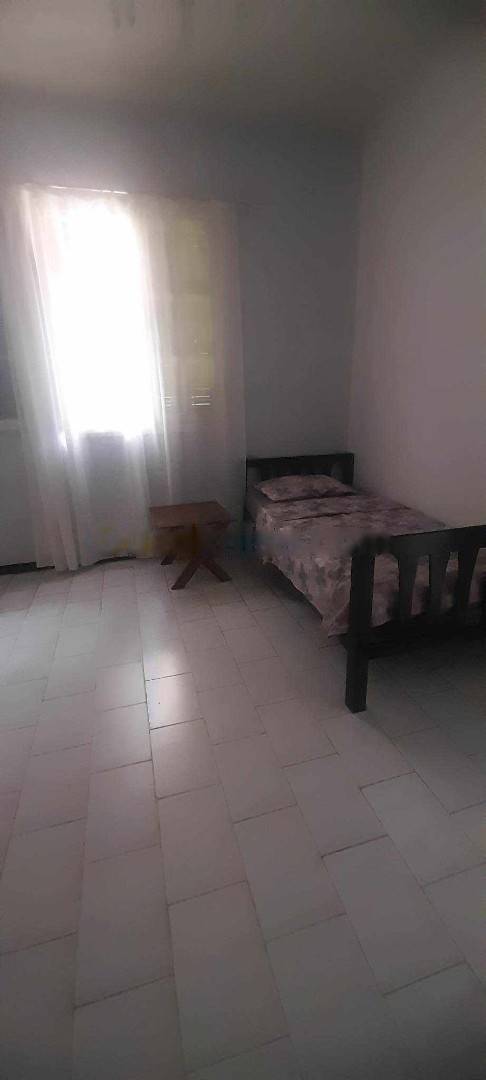 Location Niveau de villa F4 Djasr Kasentina