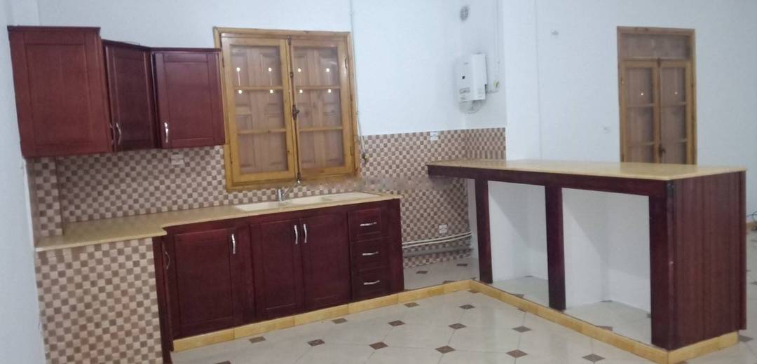Location Niveau de villa F4 Djasr Kasentina