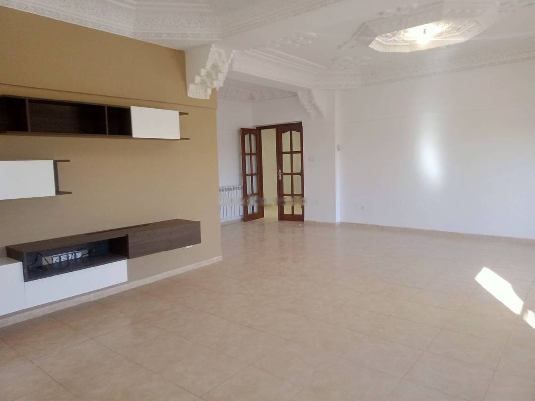 Location Appartement F4 El Achour