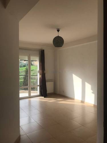 Location Appartement F4 Djasr Kasentina