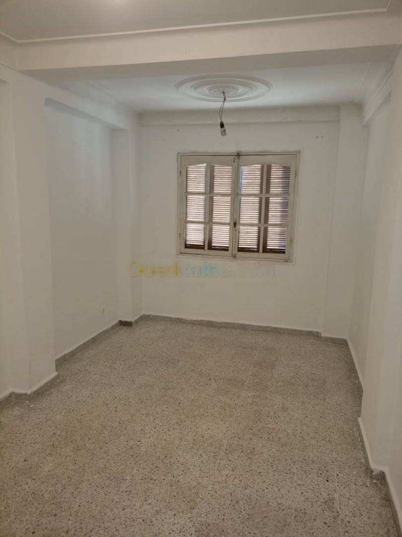 Location Appartement F3 Kouba