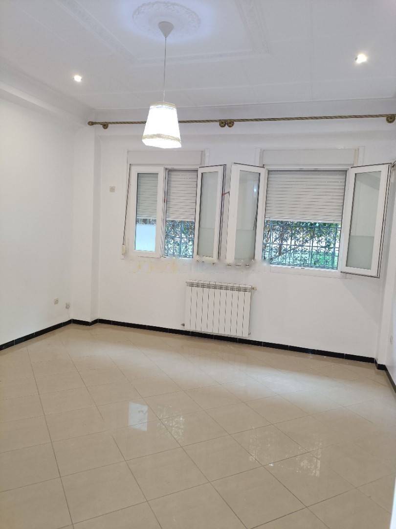 Location Niveau de villa F6 Cheraga