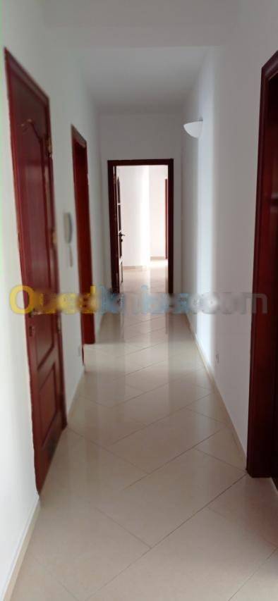 Location Appartement F4 El Achour