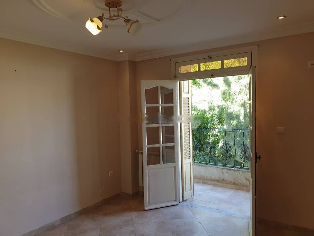 Location Appartement F4 Hydra