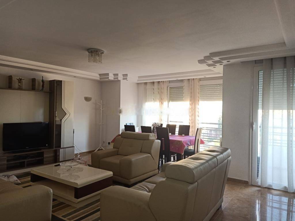 Location Appartement F4 Hydra