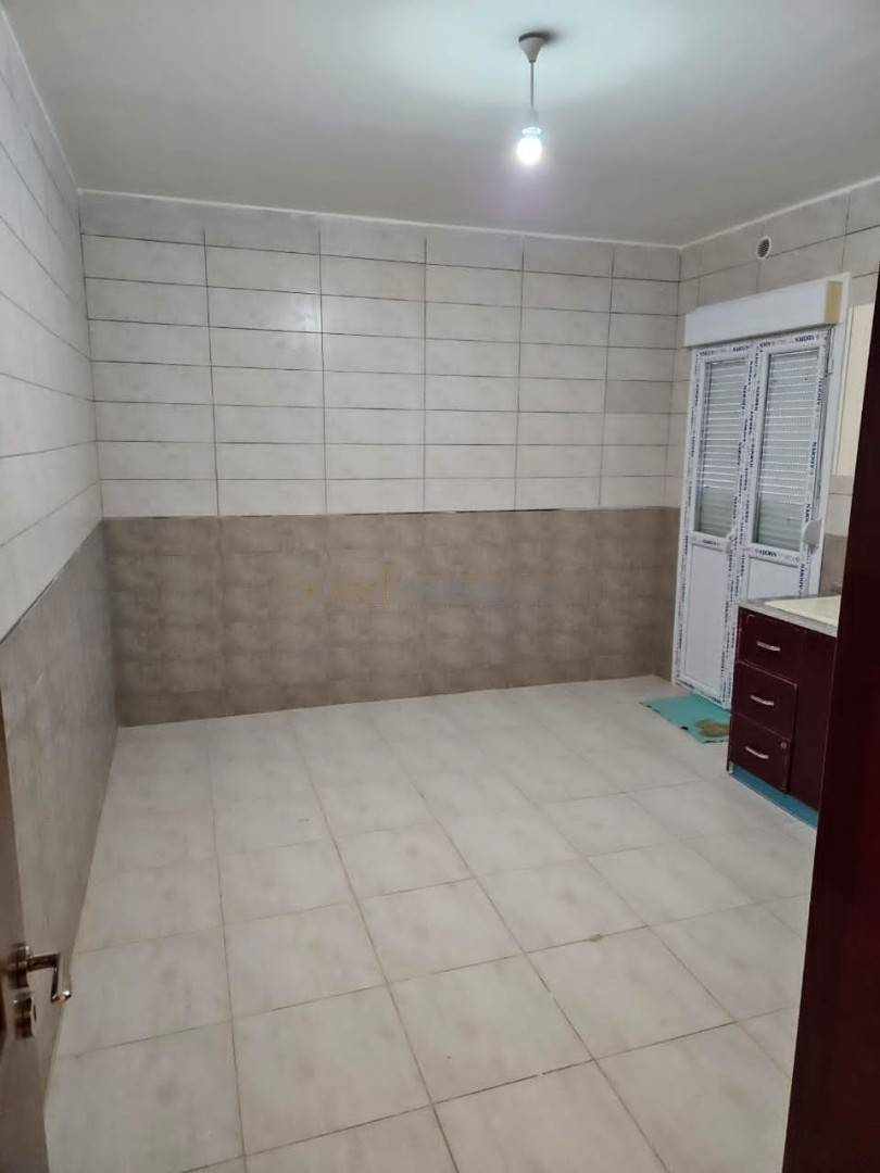 Location Appartement F4 Reghaia